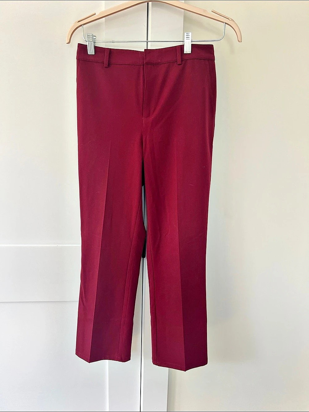 L'AGENCE Straight Leg Pants in Burgundy Size 6 Like New